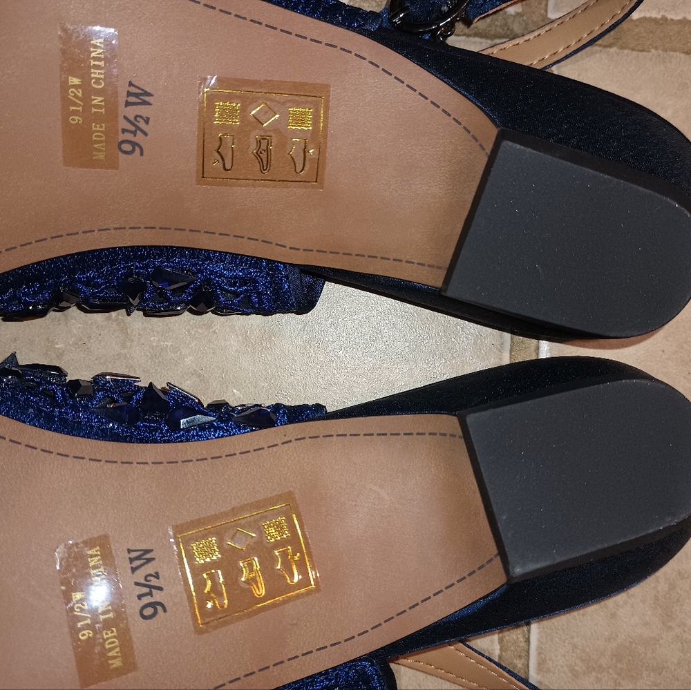 J RENEE slingback pump - Picture 2 of 11